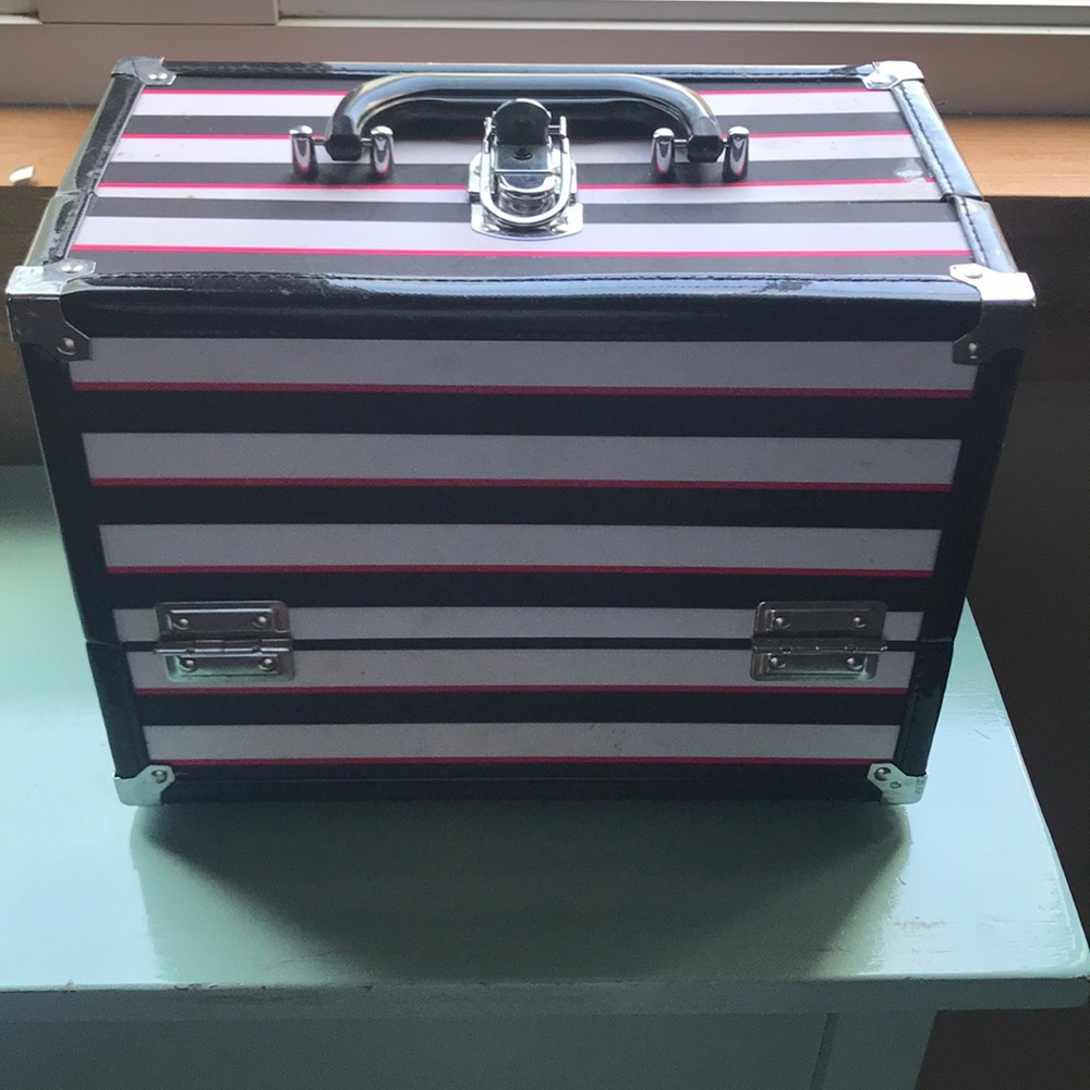 Caboodles make-up case